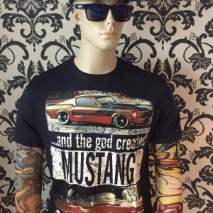 Modre mustang ze předu Modre mustang ze předu